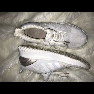 Adidas cloud foam tennis shoes !